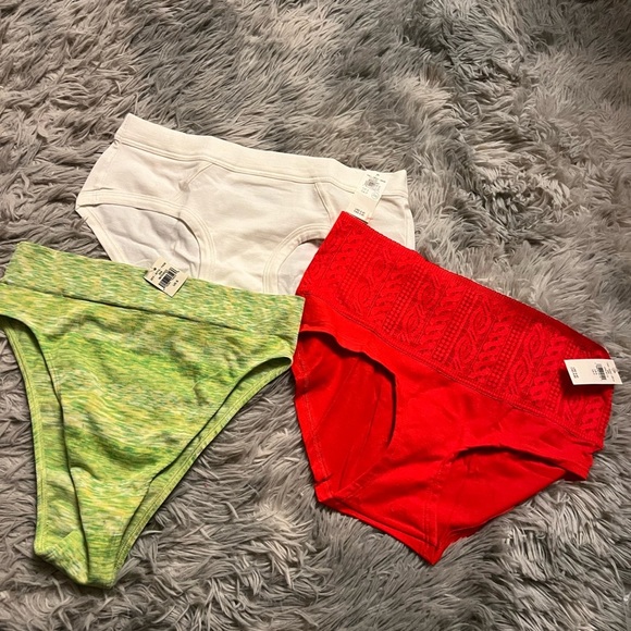 Aerie 3 piece underwear - Picture 9 of 10